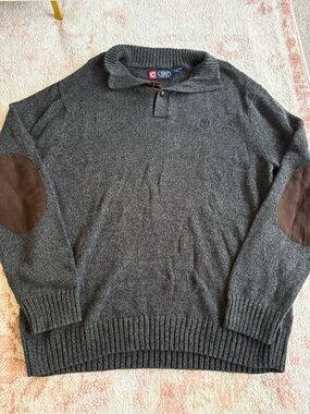 Chaps men’s vintage grey button front sweater